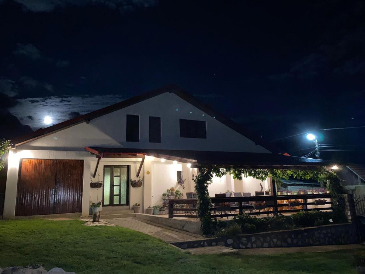 Casa De Vacanta Potoc Екстериор снимка